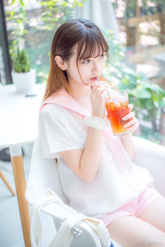 “这……”张任愕然，茫然的看向雄阔海手中的将印，一时间有些不知所措。